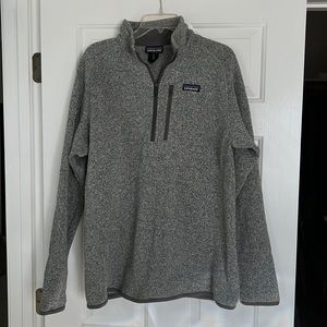 Men’s Patagonian Gray Pull Over size Large